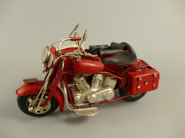 Motorrad rot mit Beiwagen