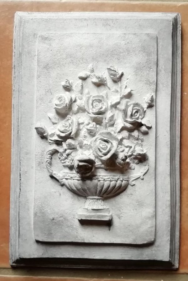 Reliefbild "Rosen" aus Zement
